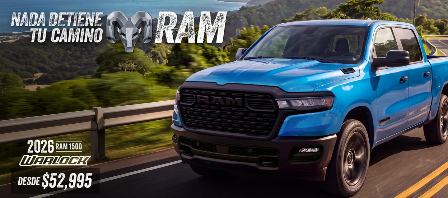 Ram Logo, y una Ram Warlock color azul guiando por la costa en una carretera con vista en el fondo al mar. Logo de garantía y oferta de $52,995.