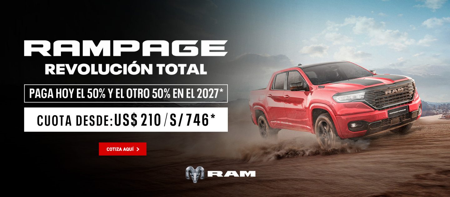 RAM Rampage color gris avanzado en la arena del desierto
